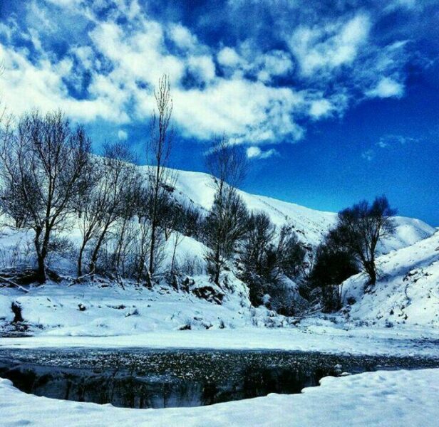 تصویری/ بارش برف در جاده های مواصلاتی سراب