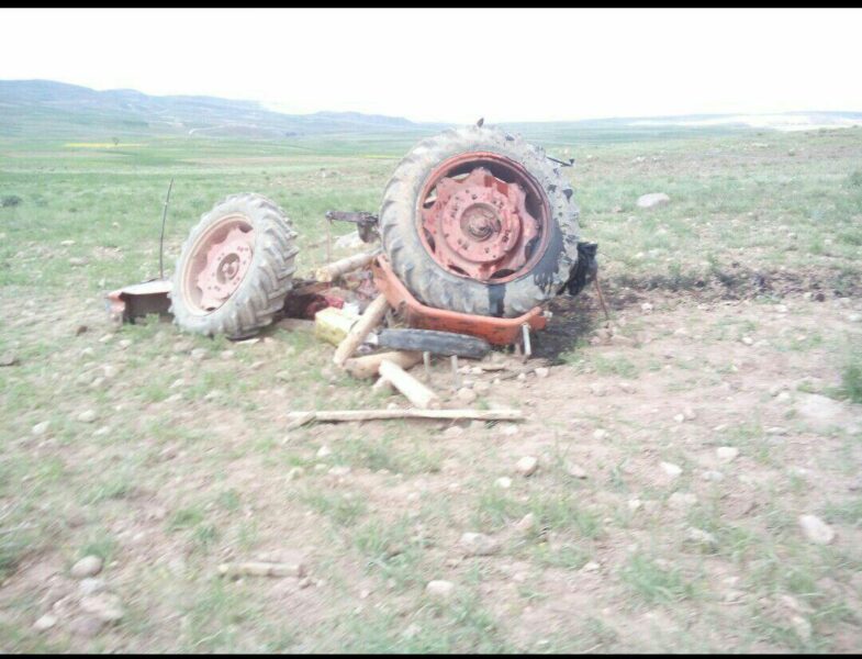 برخورد تراکتور با تیر برق و واژگونی تراکتوربا یک مصدوم در روستای کلانتر سراب