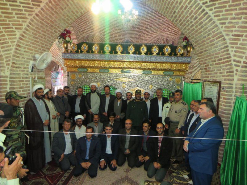 تصویری/ غبار روبی مزار شهدا به مناسبت سالروز اولین اقامه نماز جمعه در کشور