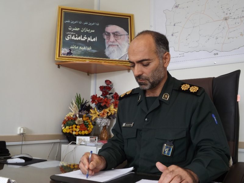 قدردانی فرمانده سپاه سراب از شهردار و اعضای شورای شهر برای تعویض تمثال شهدا + تصاویر