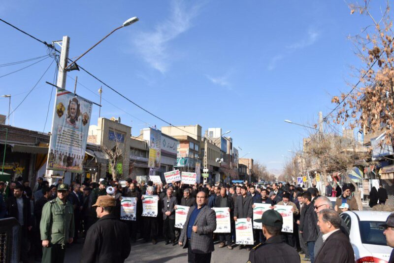 عکسهایی از حضور پرشور مردم ومسئولین درراهپیمایی به مناسبت ۹دی بعدازنماز جمعه امروز سراب