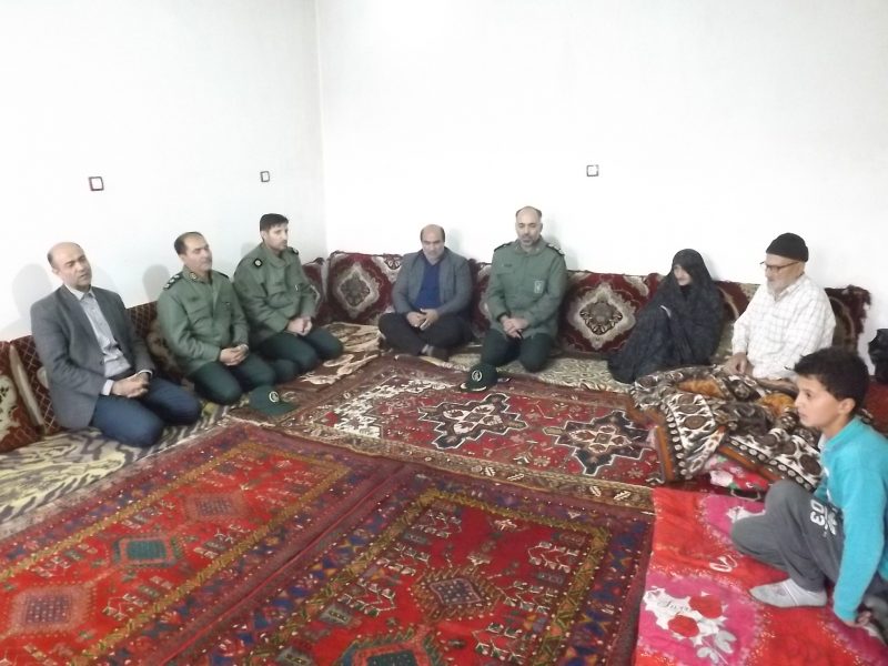 دیدار هفتگی فرمانده سپاه و رییس بنیاد شهید سراب با خانواده شهدا/ دیدار با خانواده های رازلیق و ارزنق