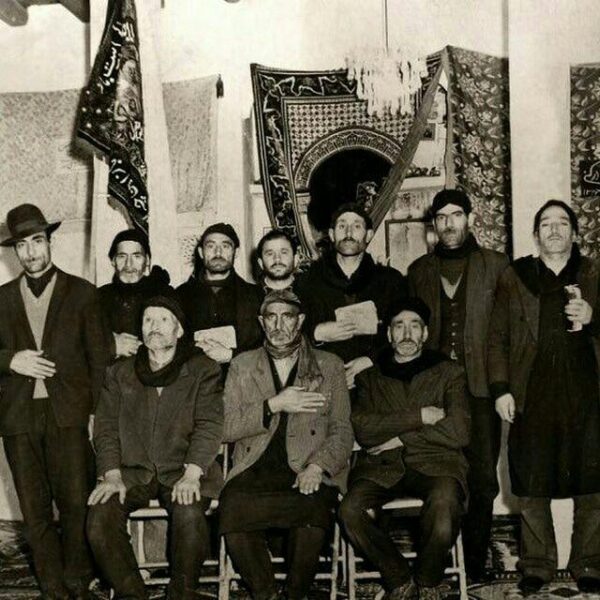 عکسی قدیمی از خادمین دربار اباعبدالله الحسین (ع)درحسینیه جعفرعامل سراب
