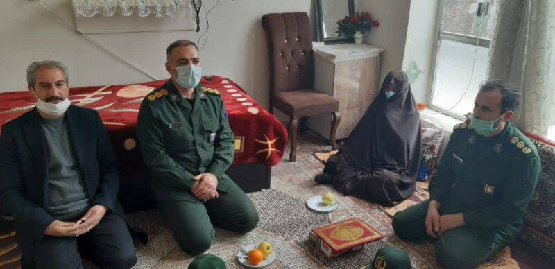 یاحسین: # سراب  دیدار فرمانده سپاه سراب از پنج خانواده شهیدان علیقلی زاده ، شفاعتی، بی باک، سرخانی و امینی  به مناسب روز شهدا و مبعث حضرت رسول اکرم صلی الله علیه و آله و سلم